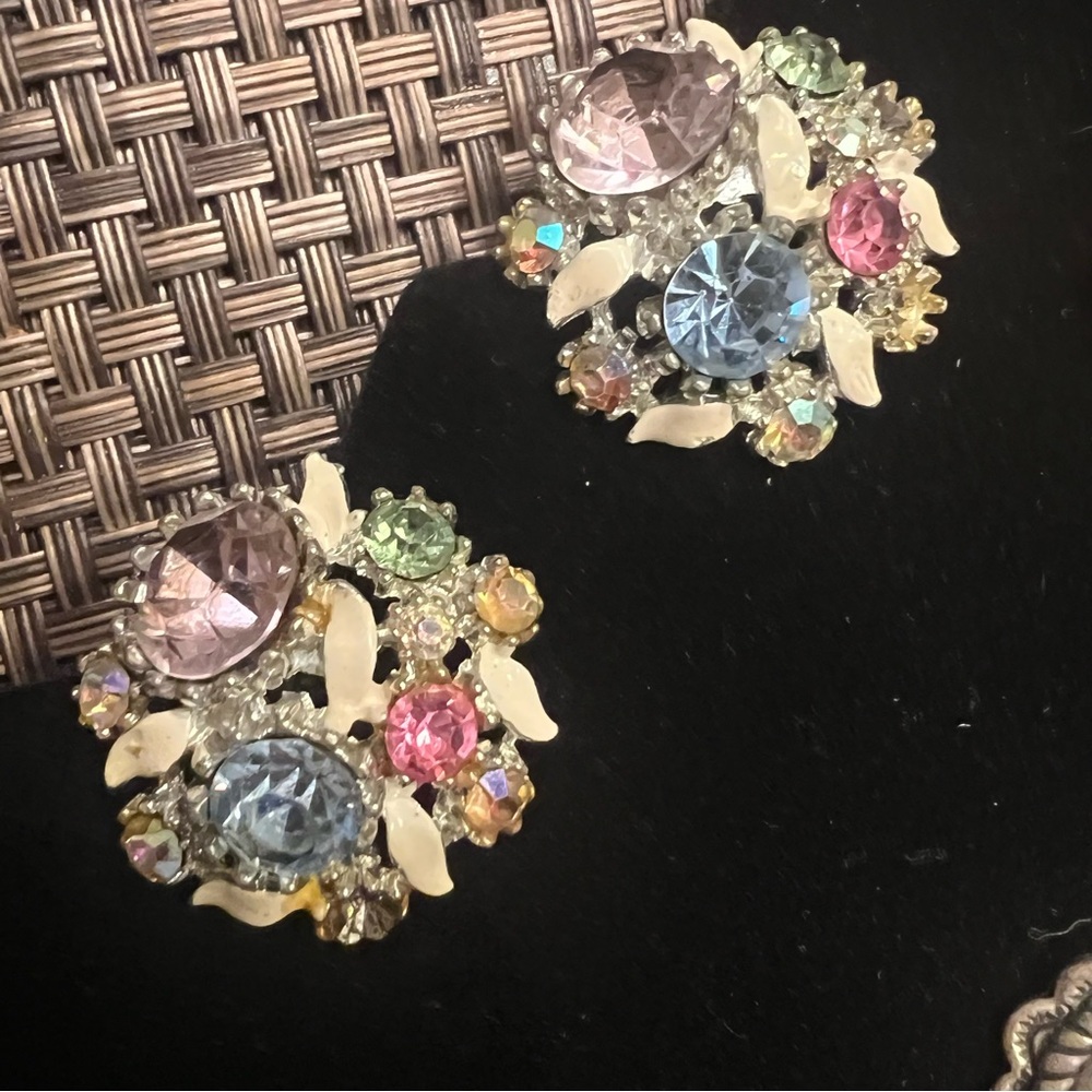 Clip-On Earrings Collection (10 pair) GORGEOUS pieces! Some vintage